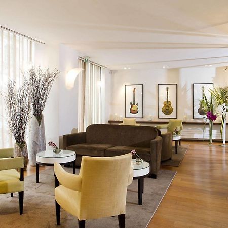 Hôtel Le Colisée Parigi Esterno foto